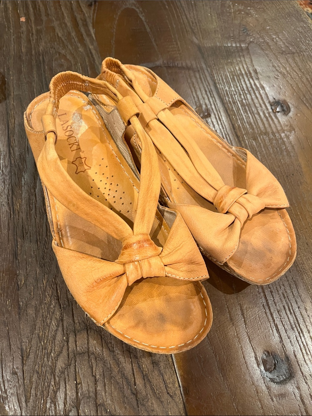 Women's Leather pale orange Knotted Slingback Sandals